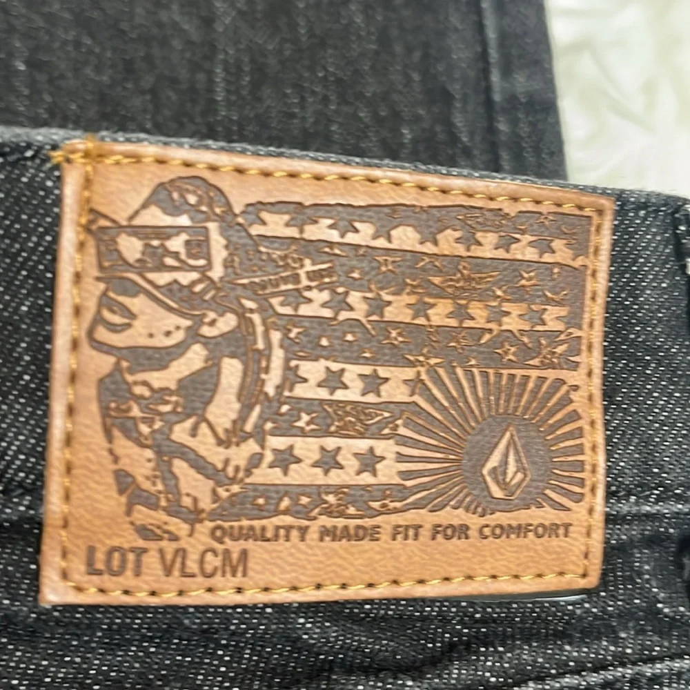 Volcom size 26